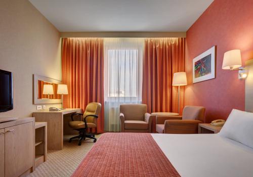 Номер представительский с 1 двуспальной кроватью