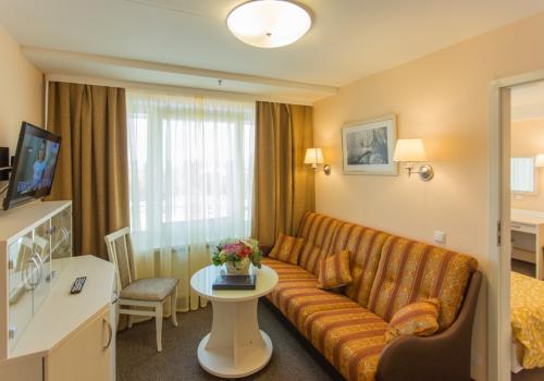 Номер стандарт семейный с 1 двуспальной кроватью