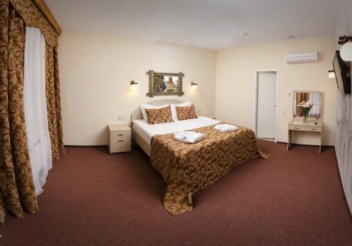 Фото Алеша Попович Двор