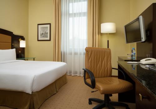 Номер стандарт с 1 двуспальной кроватью