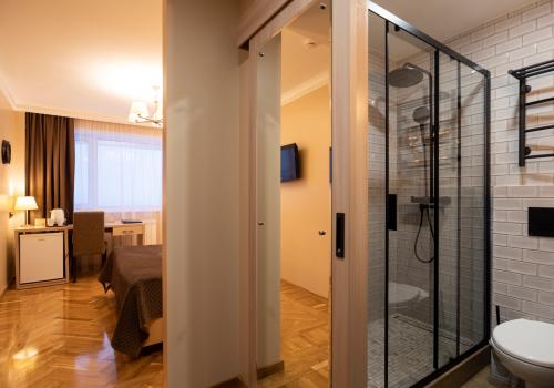 Номер стандарт с 1 двуспальной кроватью