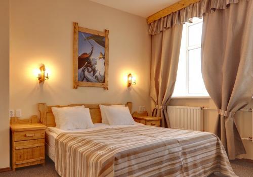 Фото Алеша Попович Двор