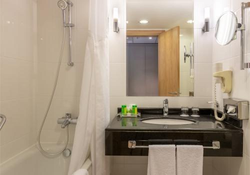 Номер стандарт с 2 односпальными кроватями и софой