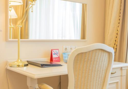 Номер люкс с 1 двуспальной кроватью