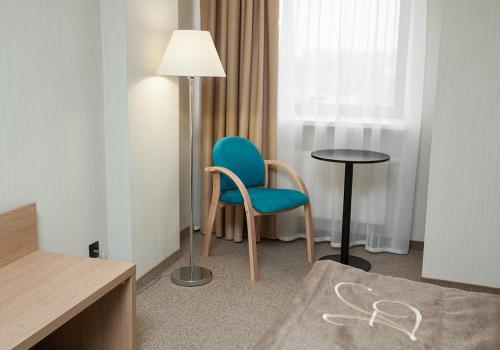 Номер стандарт бизнес с 1 двуспальной кроватью