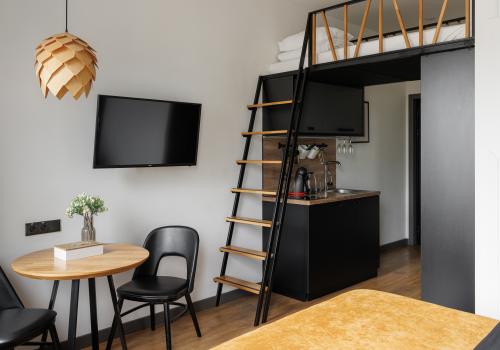 3-местный номер студия улучшенный с видом на город