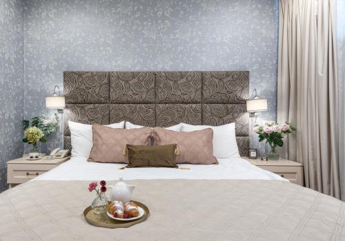 Номер стандарт с двуспальной кроватью и гидромассажной ванной