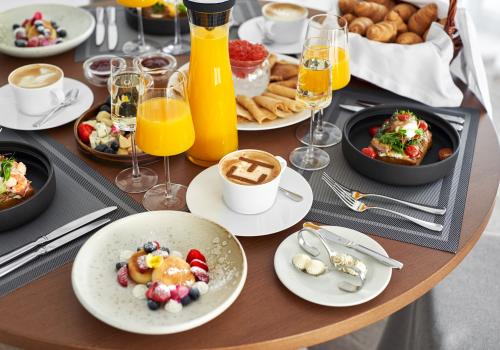 Фото Crystal House Suite Hotel & Spa