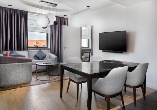 Two Bedroom Apartment c 2-мя двуспальными кроватями