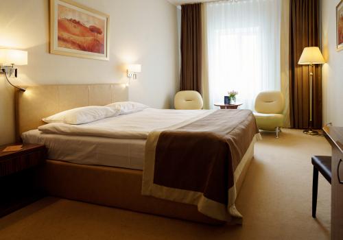 Номер улучшенный с 1 двуспальной кроватью