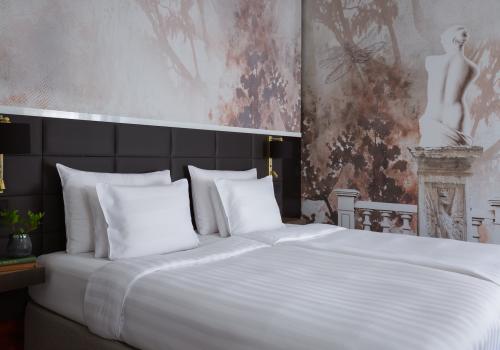 Номер люкс с 1 двуспальной кроватью