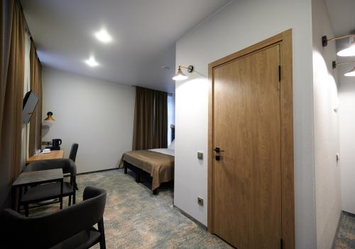 Номер полулюкс с 1 двуспальной кроватью