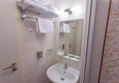 Номер стандарт с 2 односпальными кроватями