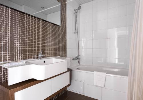 Фото Апарт-отель YES Hoshimina