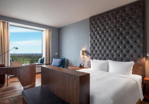 Фото Отель Hilton Saint Petersburg ExpoForum