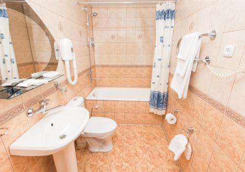 Номер студия полулюкс с 1 двуспальной кроватью