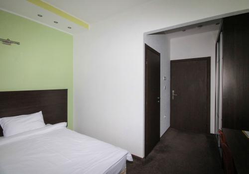 Номер стандарт эконом с 1 односпальной кроватью