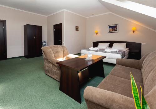 Номер полулюкс (мансарда)