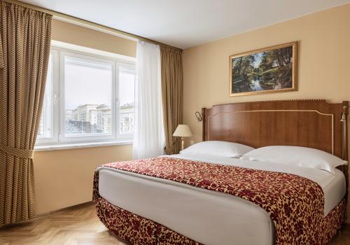 Номер стандарт с 1 двуспальной кроватью