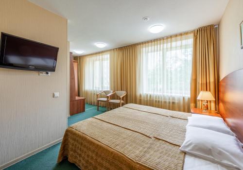 Номер стандарт с 1 двуспальной кроватью