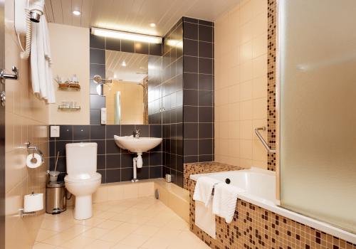 Номер полулюкс с 1 двуспальной кроватью