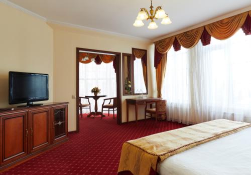 Номер люкс с 1 двуспальной кроватью