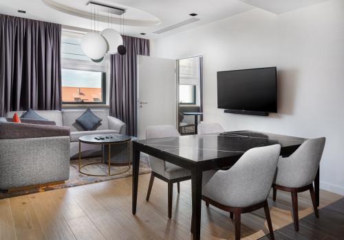 Фото The Basilian Minsk, Curio Collection by Hilton