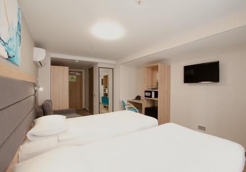 Номер полулюкс с 2 односпальными кроватями