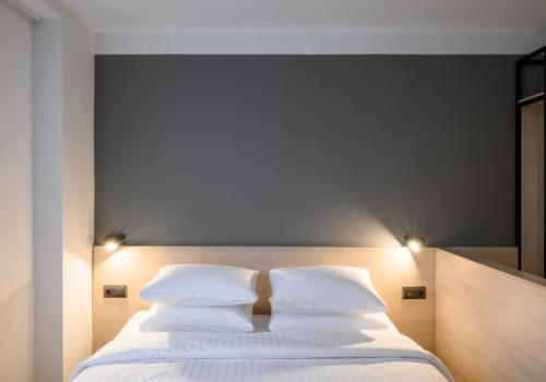 Номер стандарт с 1 двуспальной кроватью