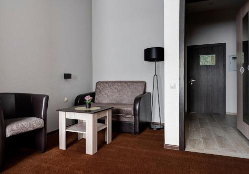 Номер полулюкс с 1 двуспальной кроватью