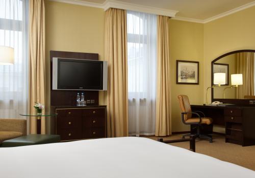 Номер полулюкс с 1 двуспальной кроватью