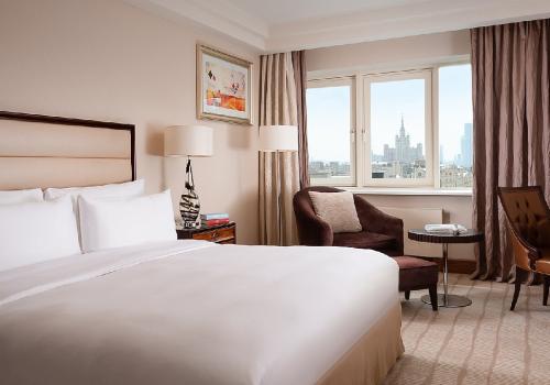 Номер делюкс с 1 двуспальной кроватью