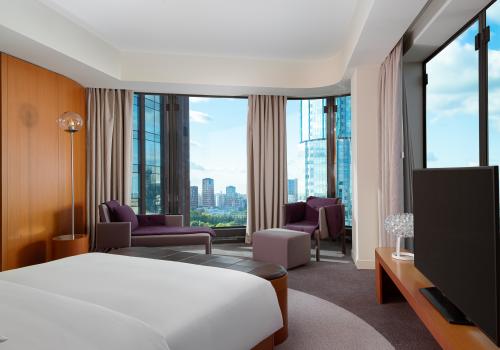 Номер люкс с 1 двуспальной кроватью