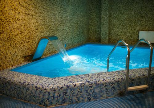 Фото Алеша Попович Двор