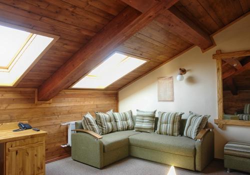 Фото Алеша Попович Двор