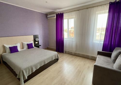 Номер стандарт с 1 двуспальной кроватью