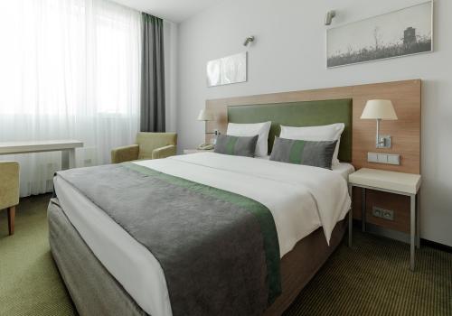 Ресторан Le Vicomte в отеле Ramada Екатеринбург