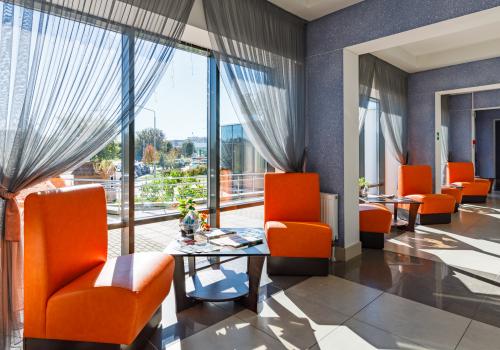 Фото East Time Hotel