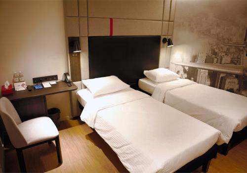 Номер улучшенный с 2 односпальными кроватями