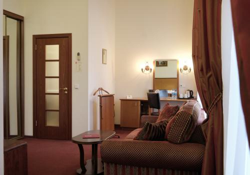 Номер полулюкс с 1 двуспальной кроватью