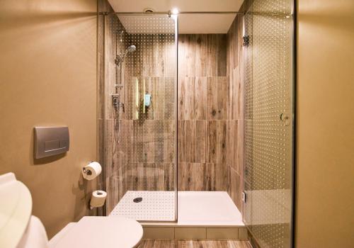 Номер улучшенный с 1 двуспальной кроватью