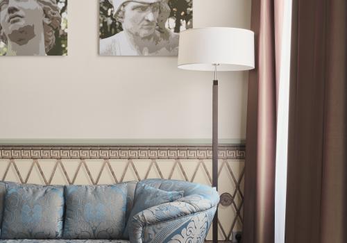 Номер премиум с 1 двуспальной кроватью и видом на ул. Чайковского