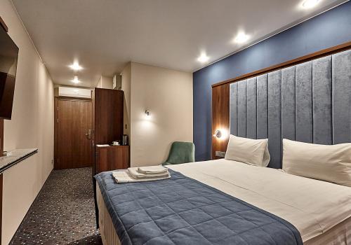 Номер стандарт с 1 двуспальной кроватью