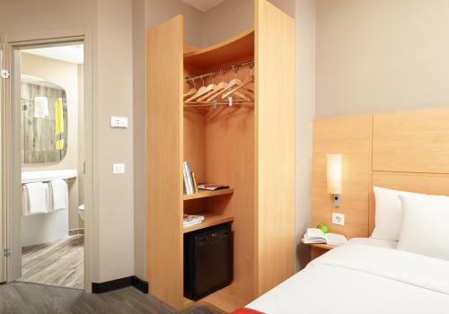 Фото Отель Reddy