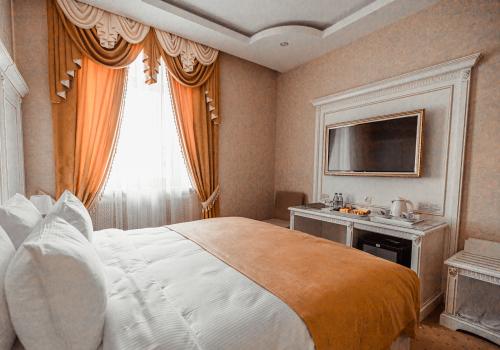 Номер стандарт с 1 двуспальной кроватью