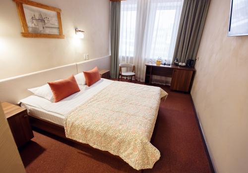 Номер стандарт с 1 двуспальной кроватью