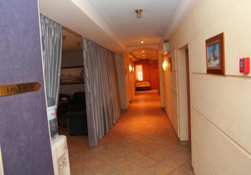 Фото Отель Четыре короны