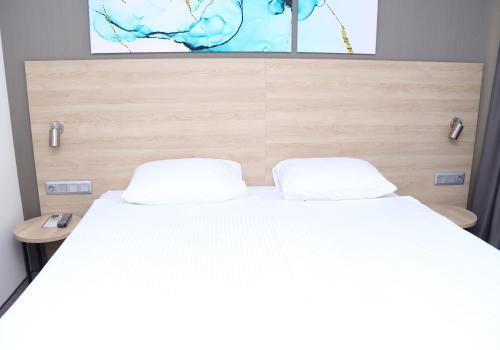 Номер улучшенный бизнес с 1 двуспальной кроватью