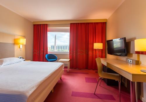 2-местный номер стандарт с видом на площадь