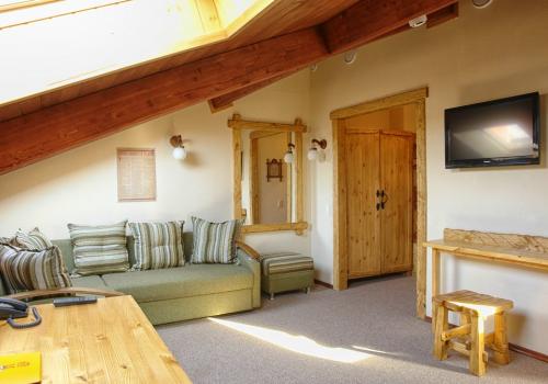 Фото Алеша Попович Двор